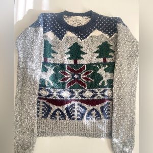 Abercrombie and Fitch Classic Fuzzy Christmas crewneck sweaters